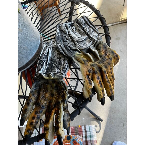 Alien Vs Predator Rubies Adult Halloween Costume Full Set Rare Find! Standard Si - Picture 12 of 13